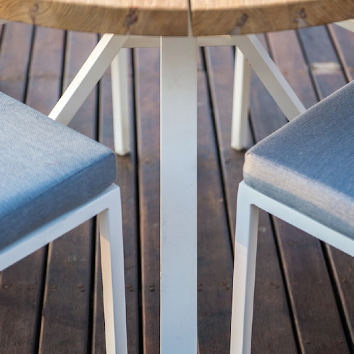 Best alternative materials to aluminium: rethinking outdoor furniture in 2022
