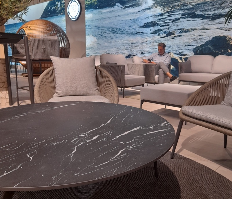 Dekton Table top by Skyline Design - SIMEXA, The outdoor Experts