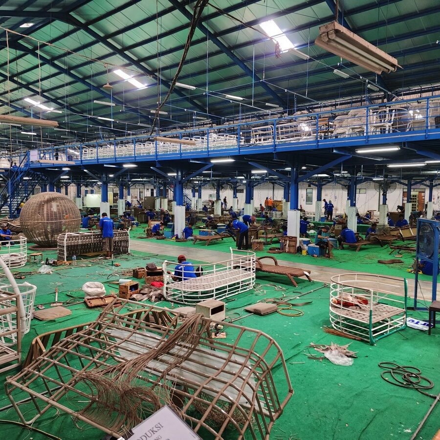 Back to the Factory Our photo video report SIMEXA Outdoor