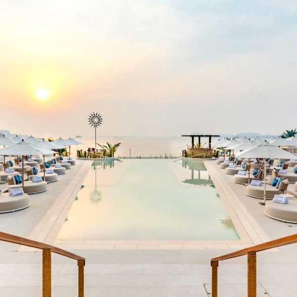 Cove Beach Abu Dhabi - A SIMEXA outdoor furniture project with MESSARA TRADING